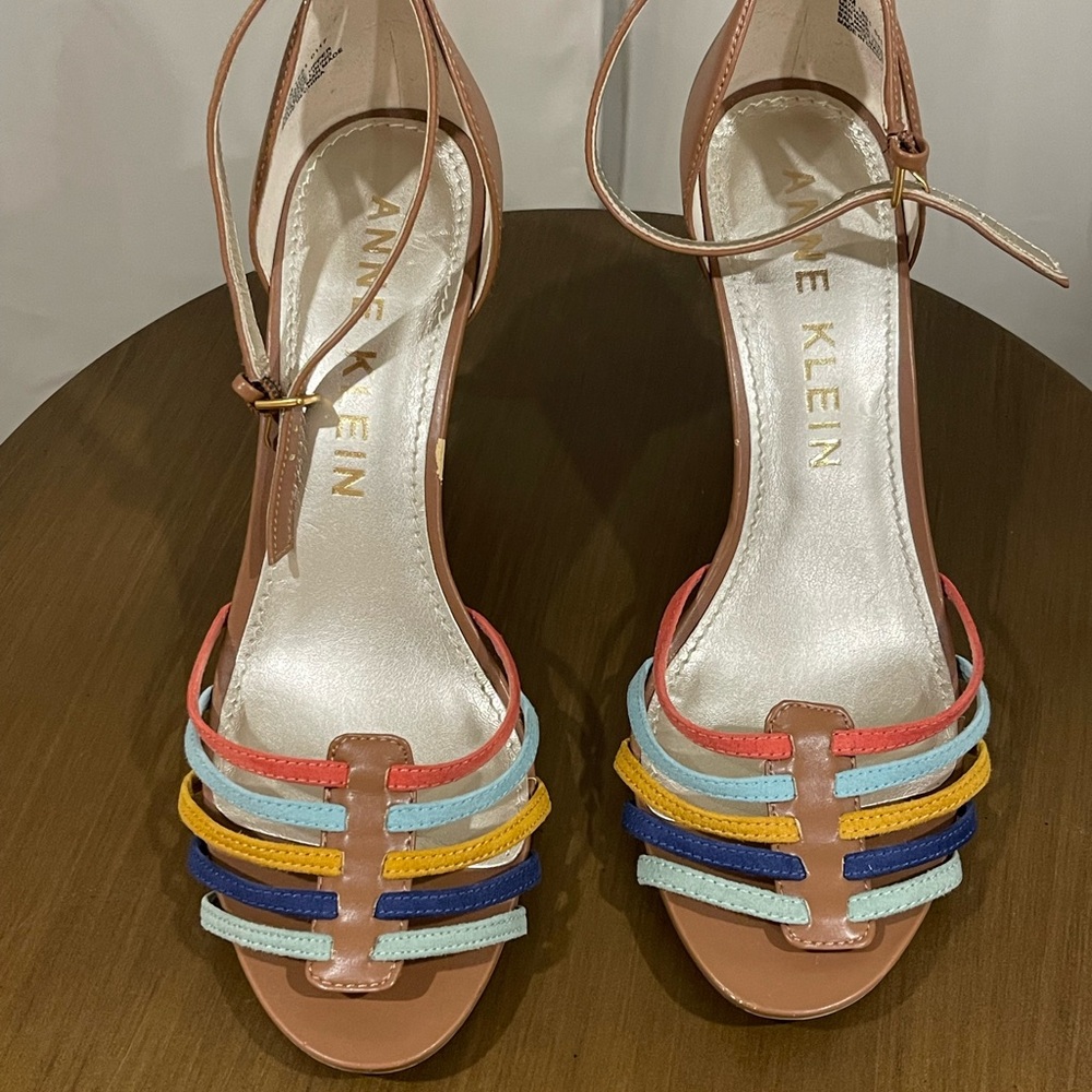 Open toe heel sandal with ankle trap